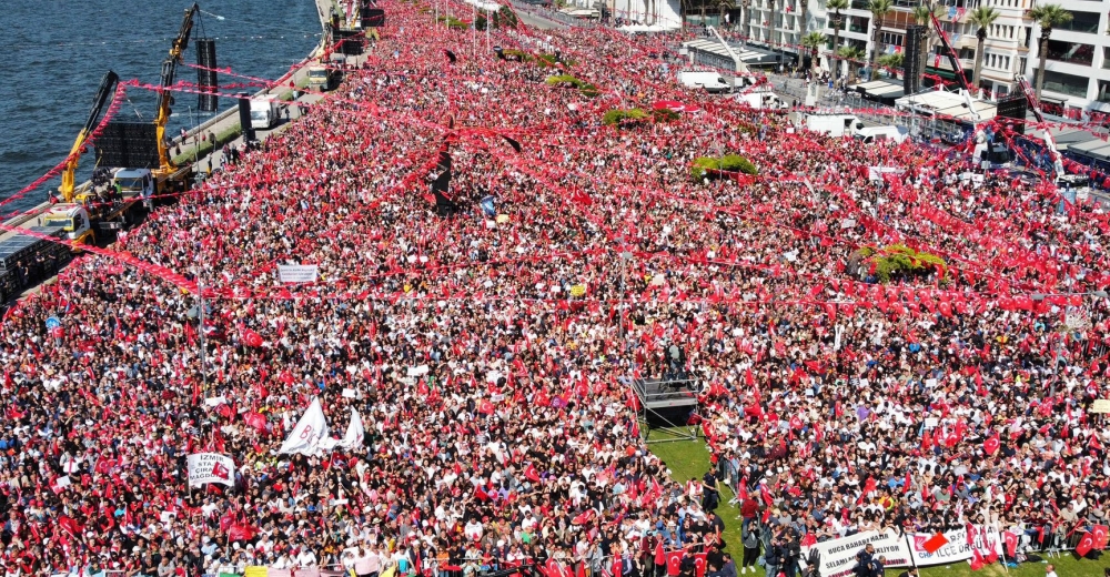 İzmir’de milyonlar bir araya geldi
