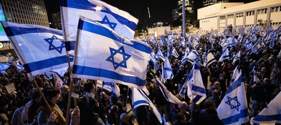 Netanyahu halkı yeniden sokaklara döktü