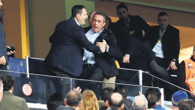 Sinirden çılgına döndü!