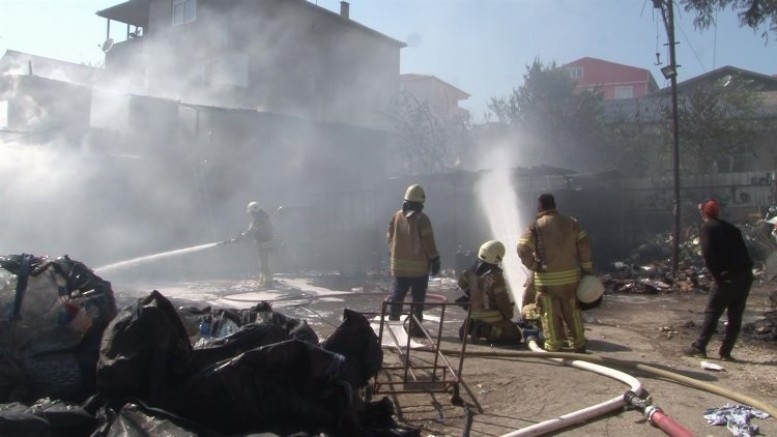 Başakşehir İkitelli organize sanayi bölgesinde yangın