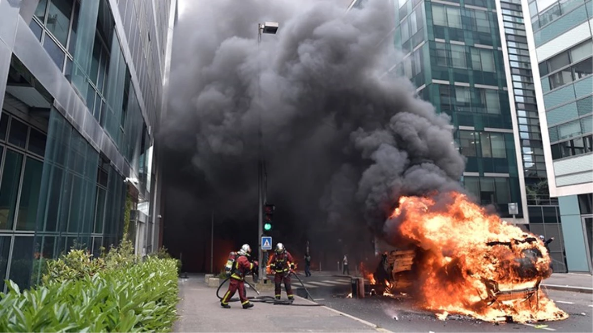 Cumartesi gününü işaret ettiler! Olayların kontrolden çıktığı Fransa’da “kitlesel eylem” çağrısı