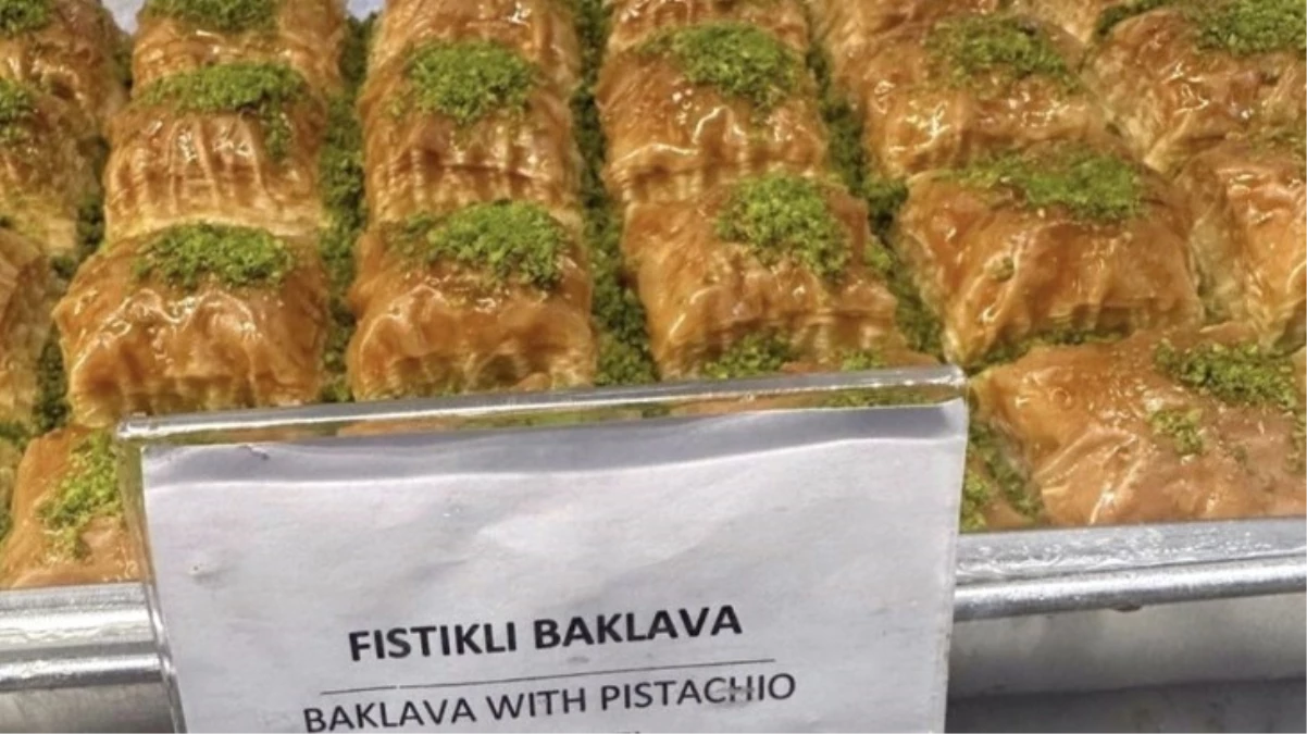 Havalimanlarında bir dilim baklavanın fiyatını duyan arkasına bakmadan kaçıyor