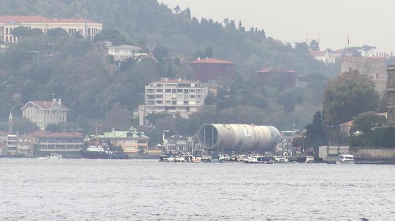 İstanbul Boğazı'ndaki geçiş ilgi çekti