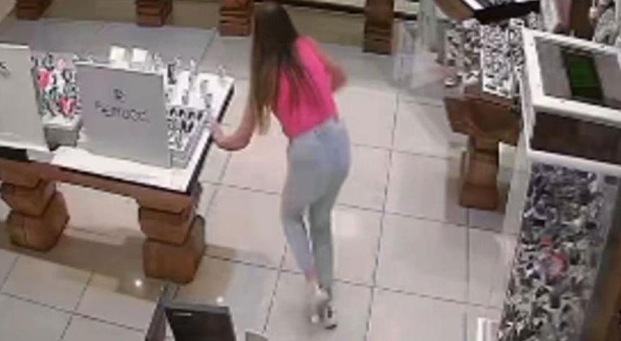 Müşteri gibi gelen kadın 60 bin liralık saatleri çalıp kaçtı