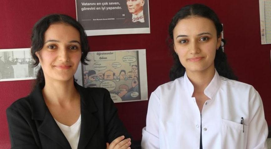 İkiz kız kardeşler aynı okula öğretmen olarak atandı! ‘Öğrencilerimiz bizi karıştırıyor’