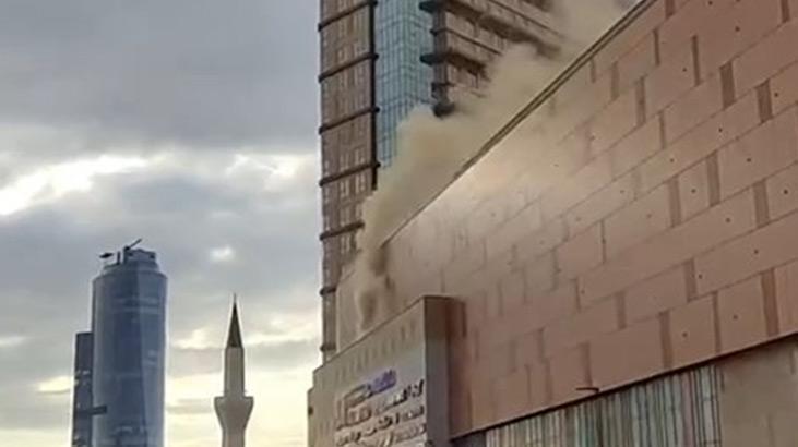 İstanbul’da AVM’de çıkan yangın paniğe neden oldu