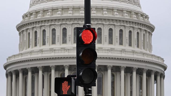 ABD’de hükümetin kapanmasına saatler kaldı