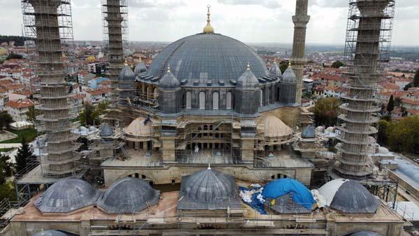 Her minare için 16 adet! Selimiye Camisi'nin kaybolan mavi çinileri yeniden üretildi