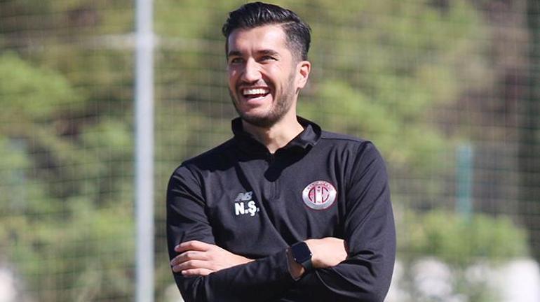 Montella resmen imzaladı! Mehmet Büyükekşi'den Nuri Şahin sorusuna yanıt