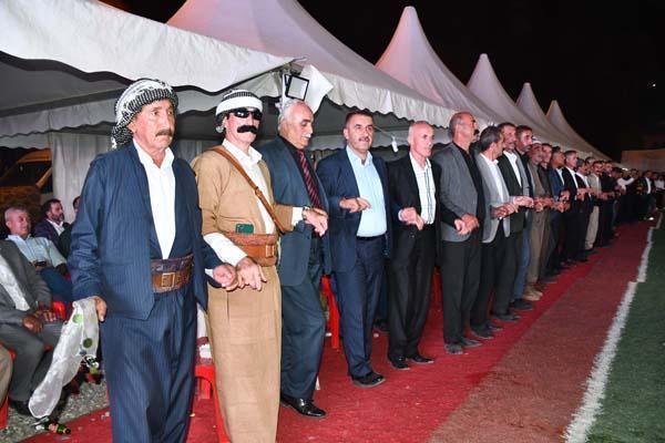 Sosyal medya fenomeni 'Tıvorlu İsmail’in oğlu evlendi! Dudak uçuklatan takı töreni