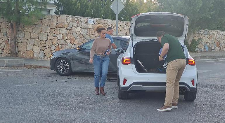 Ünlü oyuncu Esra Akkaya Bodrum’da trafik kazası yaptı: Çocuk hala titriyor