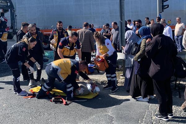 Tekirdağ'da, otobüs TIR'la çarpışt! Şoför sıkıştığı yerden kurtarıldı