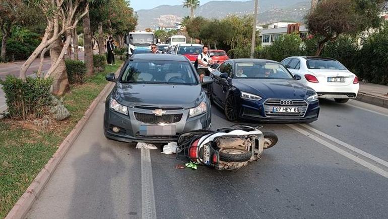 Motosiklet sürücüsünün feci şekilde can verdiği kaza kamerada