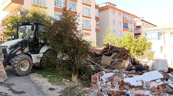 Gecekondunun yıkımında gerginlik! Kepçe operatörü pompalı tüfekle vuruldu