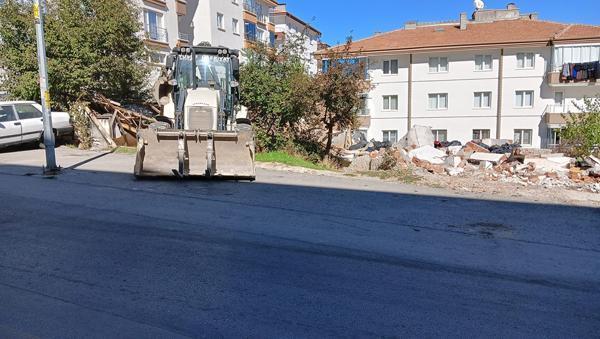 Gecekondunun yıkımında gerginlik! Kepçe operatörü pompalı tüfekle vuruldu