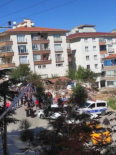 Gecekondunun yıkımında gerginlik! Kepçe operatörü pompalı tüfekle vuruldu