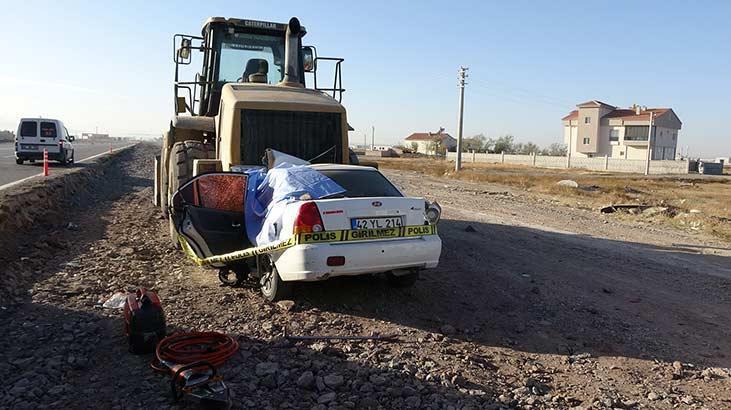 Aksaray'da feci ölüm! Otomobil iş makinesine çarptı