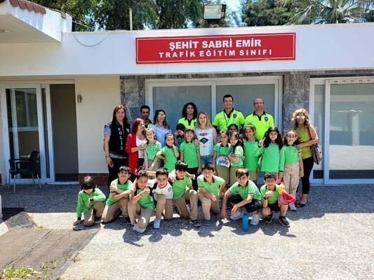 Şehit olan eşi adına dernek kurup; kadınların ve çocukların gönüllü destekçisi oldu