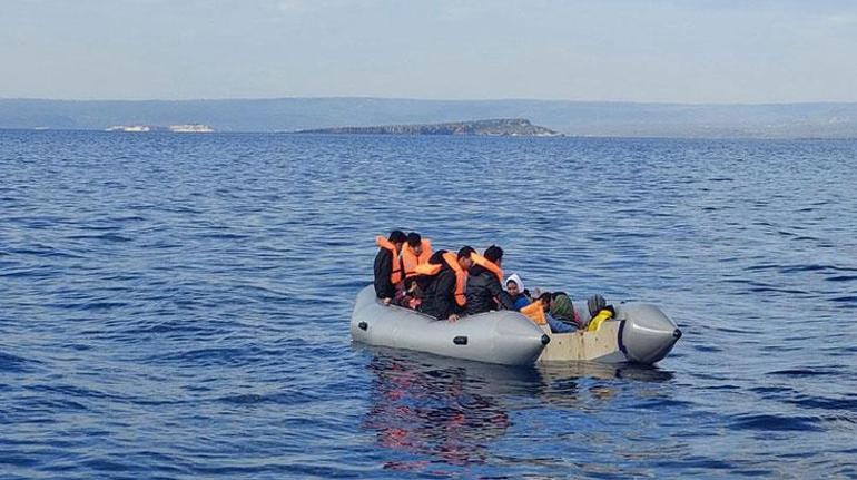 Ayvalık açıklarında 49 düzensiz göçmen kurtarıldı