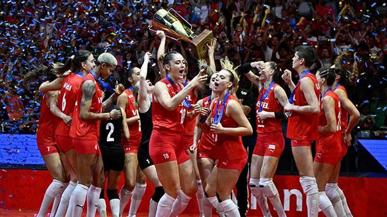 Türk sporunda Cumhuriyet'in 100. yılına voleybol damgası! Filenin Sultanları gururlandırdı