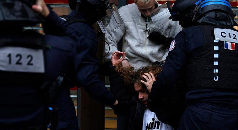 Macron'u hedef aldılar! Fransa'da Filistin protestosuna sert müdahale