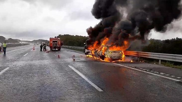 Kuzey Marmara Otoyolu’nda iki araç alev alev yandı! Yaralılar var