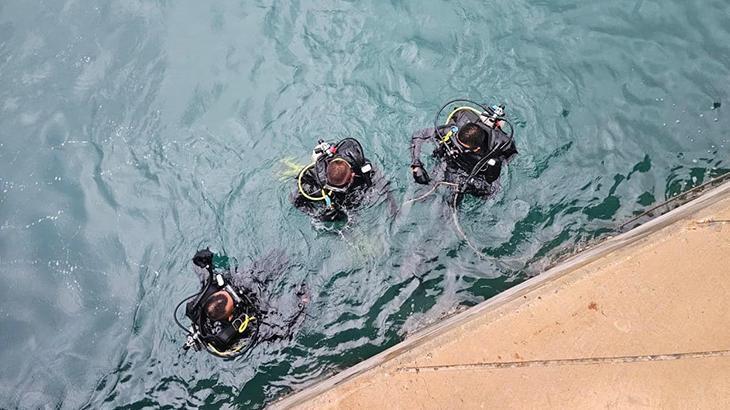 Yer: Tayland!: Otomobil iskeleden suya düştü, iki ölü