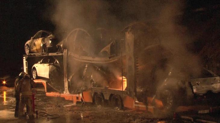 Tuzla’da TIR alev alav yandı! ‘Patlama sesi ile dışarıya çıktık’