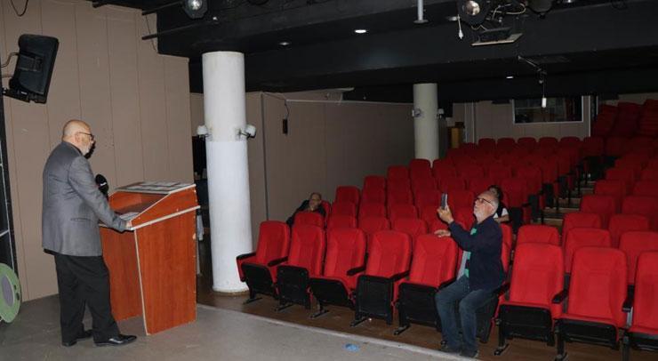 Kılıçdaroğlu’na böyle rakip oldu! Boş salonda adaylık açıklaması