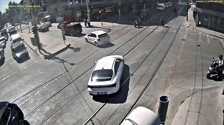 Zeytinburnu’nda banka çıkışında takip edip, otomobilinden 693 bin lira çaldılar