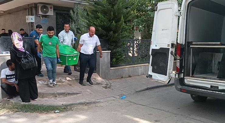 Kız arkadaşının evini bastı, önüne çıkana acımadı: 2 ölü, 1 yaralı