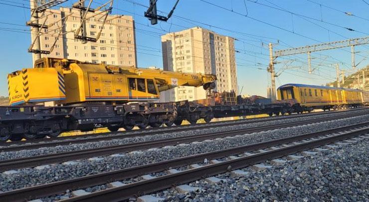 Test sürüşü yapan YHT vagonları raydan çıktı