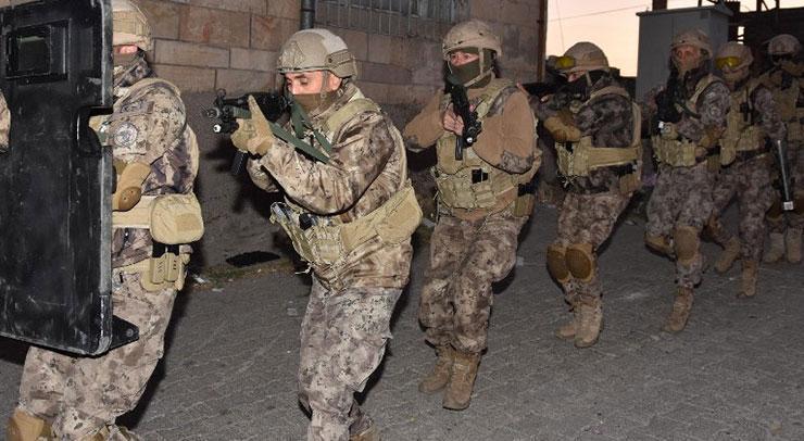 Bakan Yerlikaya duyurdu! Terör operasyonundan HDP aracı çıktı