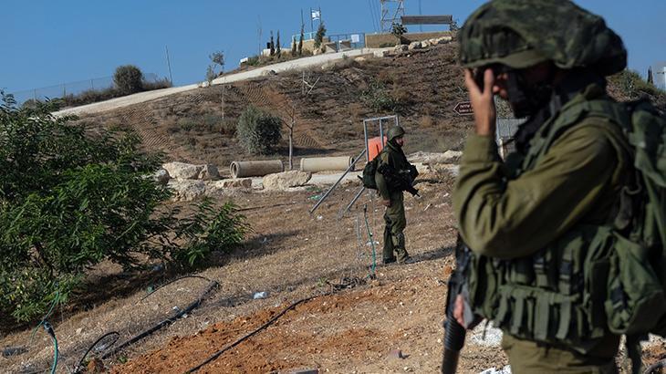 İsrail askerleri Gazze sınırında
