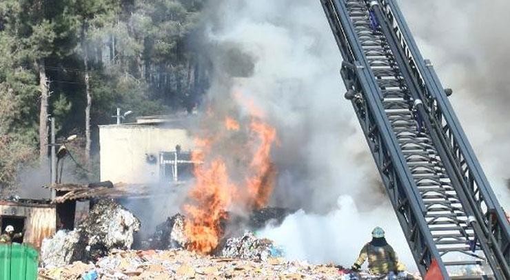 İstanbul’da depo yangını