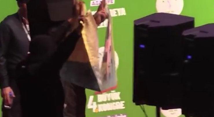 Yeşiller ve Sol Gelecek Partisi’nin kongresinde ele başı posterinin açılmasına soruşturma