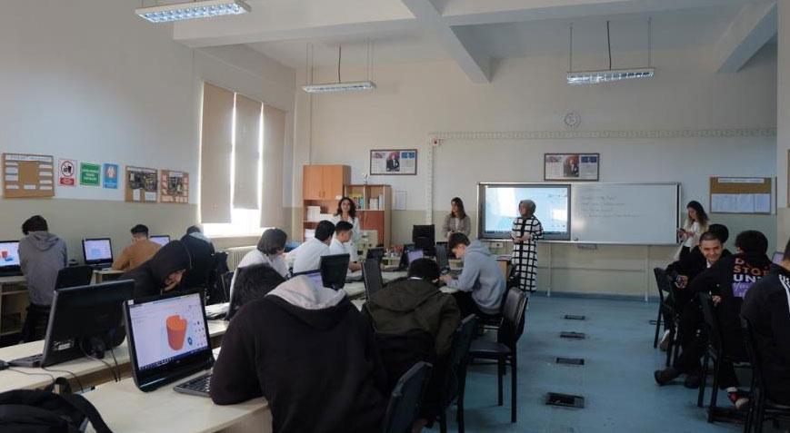 4 bin 346 lise öğrencisine 350 bin soruluk YKS’ye hazırlık seti