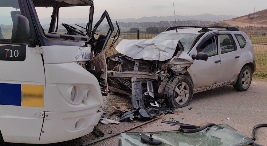 Bursa’da cip, yolcu minibüsüne çarptı! Çok sayıda yaralı var