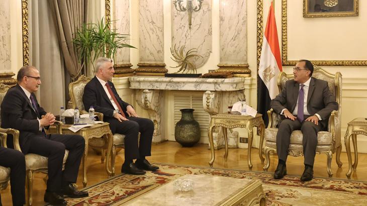 Bakan Bolat, Mısır Başbakanı ile görüştü
