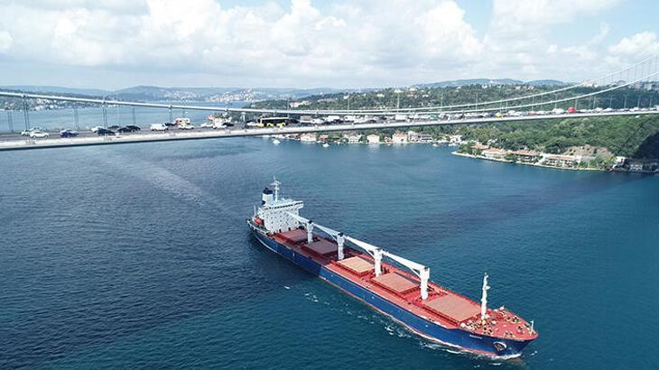 İstanbul Boğazı’nda gemi trafiği askıya alındı