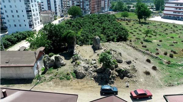 Ordu’daki kazılarda bulundu! 8 mezardan tarihi eserler fışkırdı