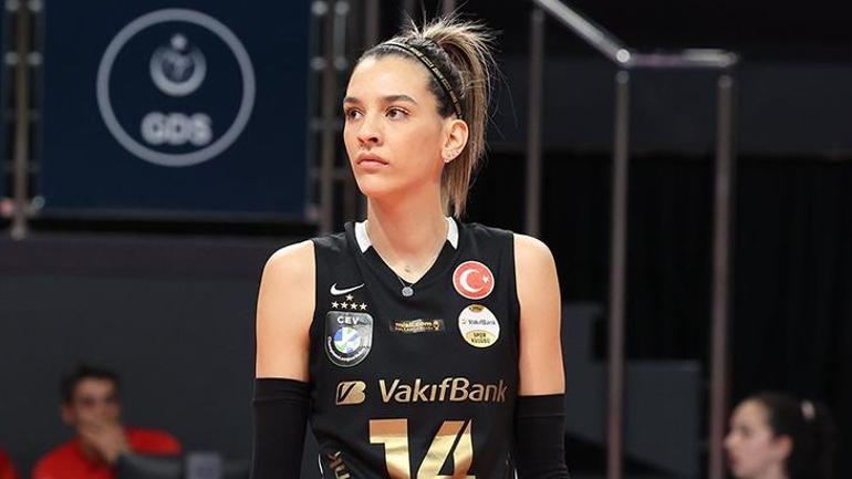 VakıfBank'ın yıldızı Carutasu tribünde: Seni çok özledim Cimbom