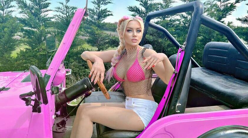 İddialı Şarkıcı Mayanın Sahne ve Sinemaya Hazırlığı