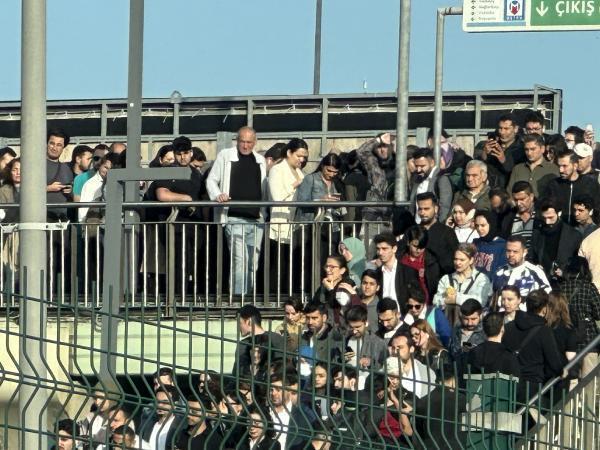Fotoğraflar İstanbul'dan! 'Rezillik, insanların burnundan getiriyorlar'