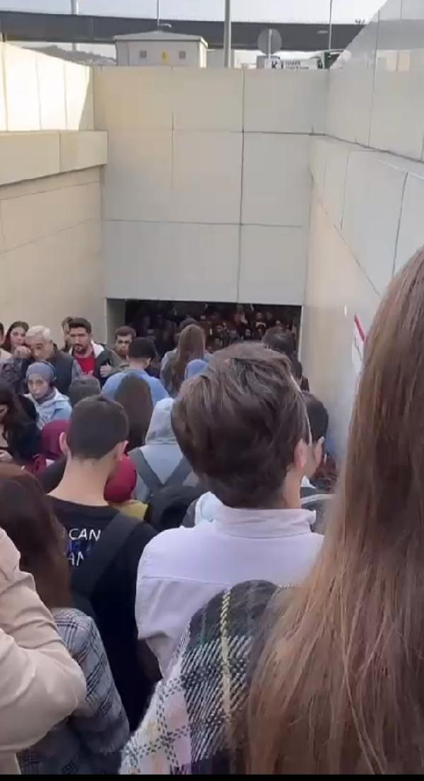 Fotoğraflar İstanbul'dan! 'Rezillik, insanların burnundan getiriyorlar'