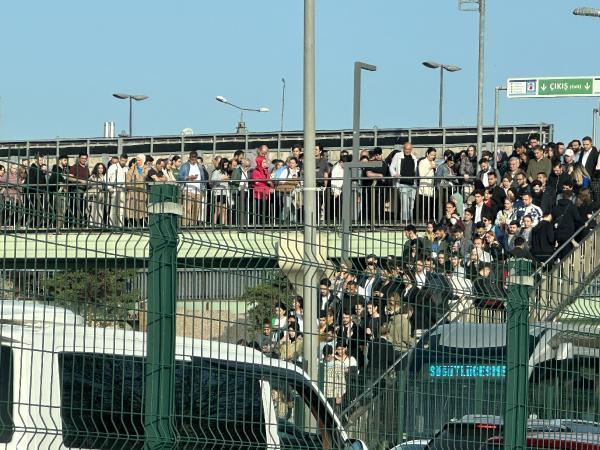 Fotoğraflar İstanbul'dan! 'Rezillik, insanların burnundan getiriyorlar'