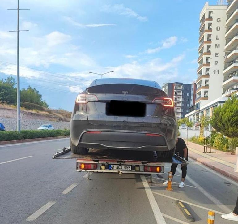 Ehliyeti daimi olarak iptal edildi! Tesla ile drift pahalıya patladı