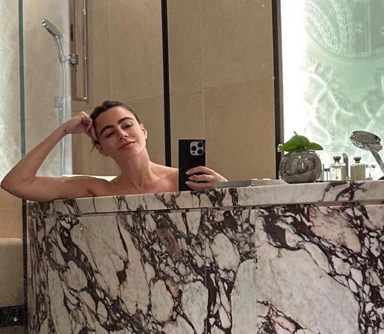 Boşanma aşamasındaki güzel oyuncu küvette poz verdi! Kaşları olay oldu