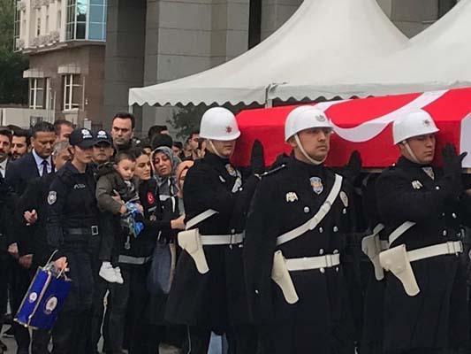 Büyükçekmece’de şehit polis Cihat Ermiş için tören düzenlendi