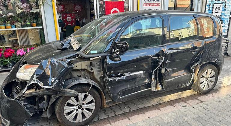Kadıköy’de TIR dehşeti! 20’den fazla araca çarparak ilerledi